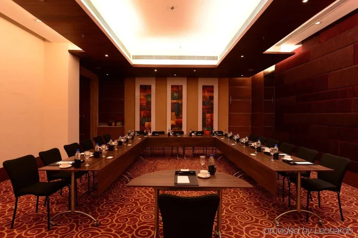 Гуруграм: Golden Tulip Gurgaon