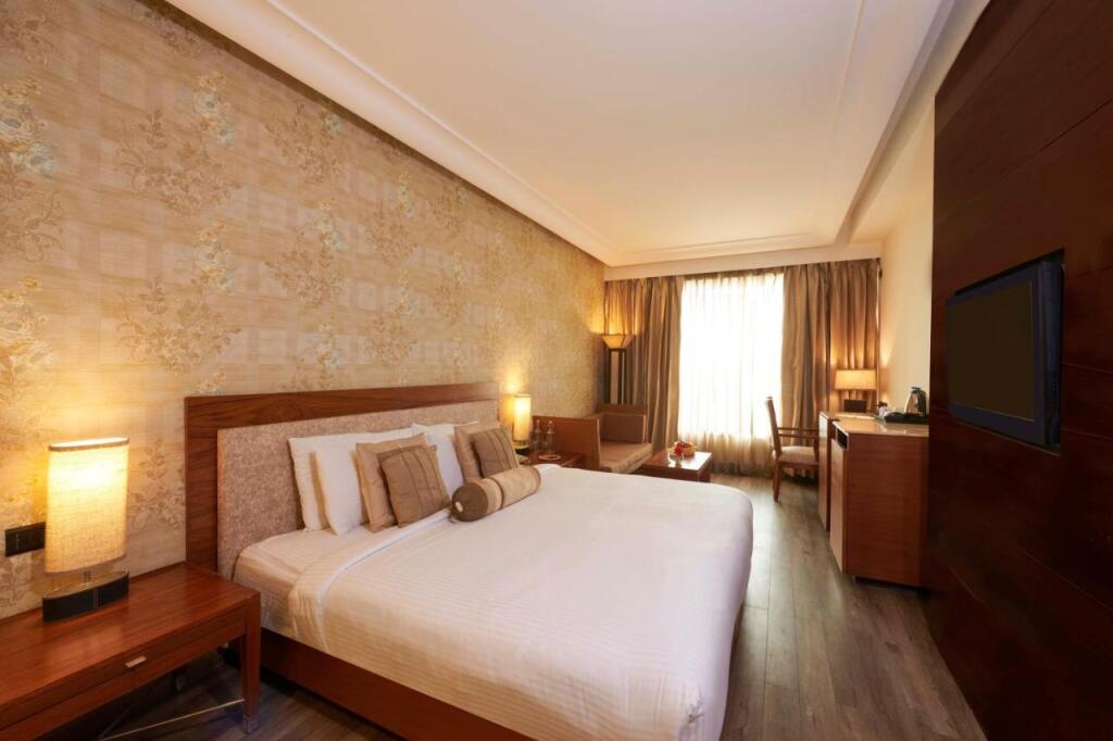 Гуруграм: Golden Tulip Gurgaon