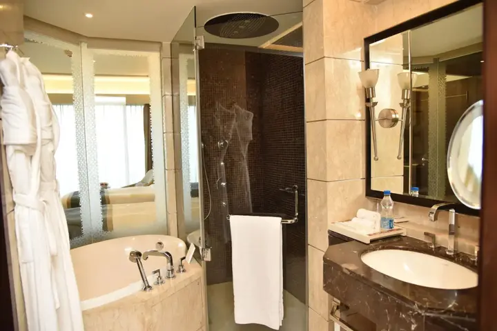 Нью-Дели: The Leela Ambience Convention Hotel Delhi