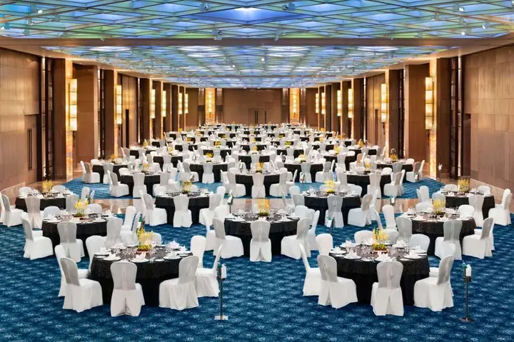 Нью-Дели: The Leela Ambience Convention Hotel Delhi