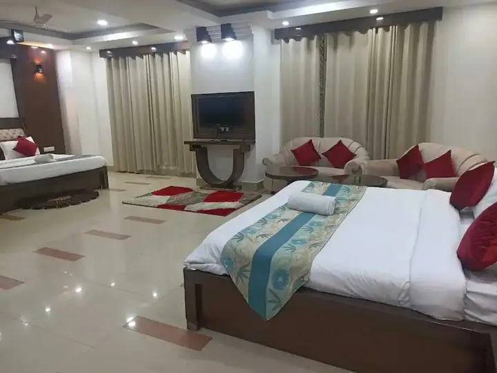 Hotel Raj Mandir — фото 1