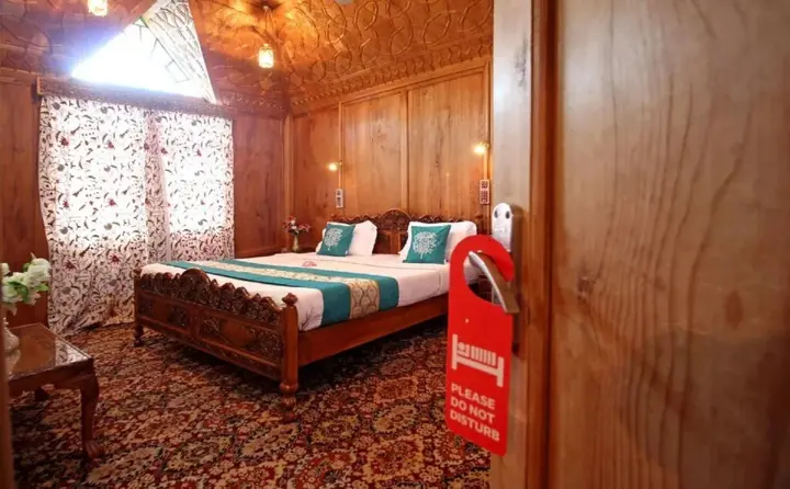 Шринагар: New Lucky Star Group of Houseboats