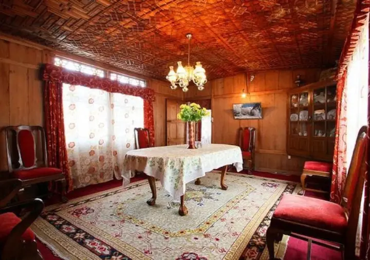 Шринагар: New Lucky Star Group of Houseboats