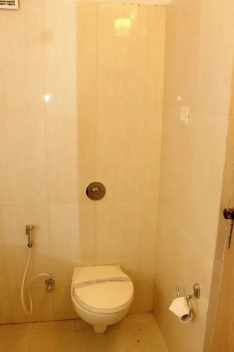 Праяградж: Hotel Crown Palace