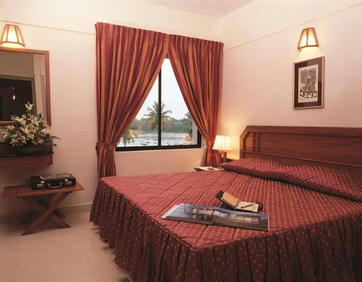 Эрамаллур: Riviera Suites