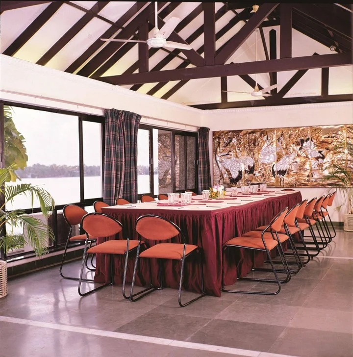 Эрамаллур: Riviera Suites