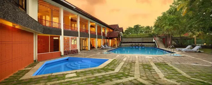 Эрамаллур: Riviera Suites