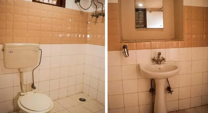 Колката: Hotel Pushpak International