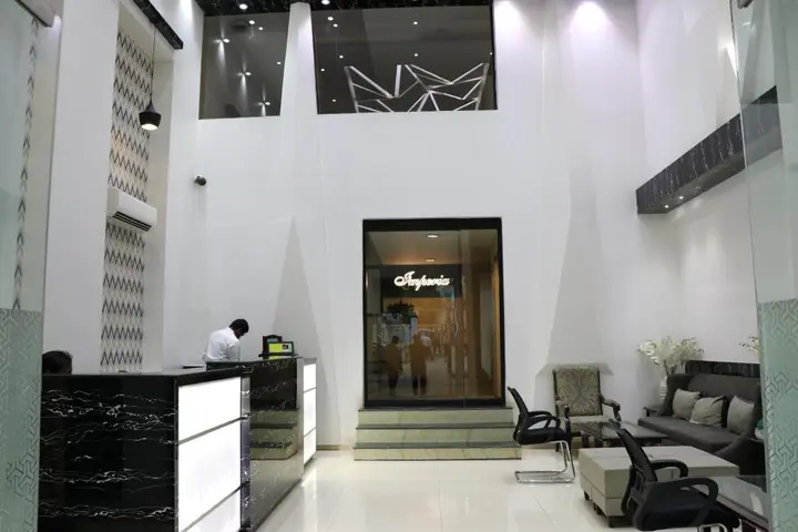 Канпур: Little Chef Hotel