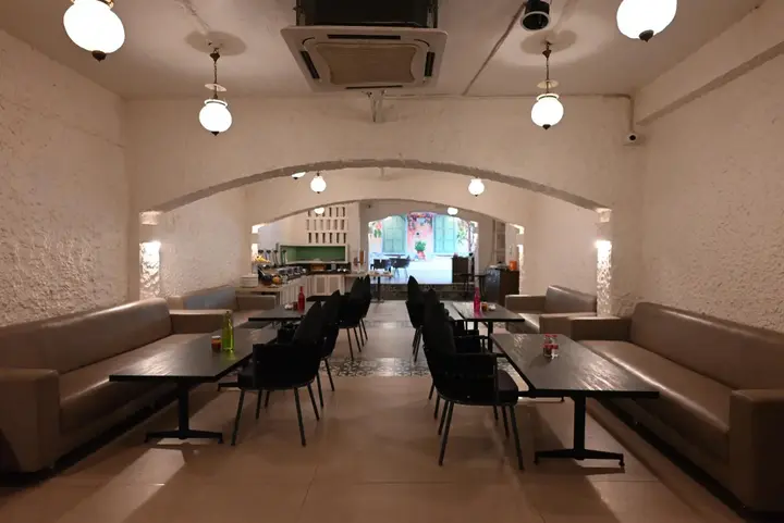 Канпур: Little Chef Hotel