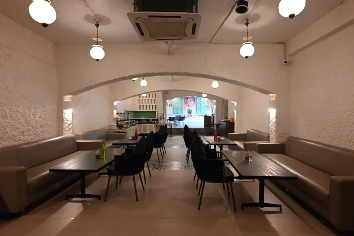Канпур: Little Chef Hotel