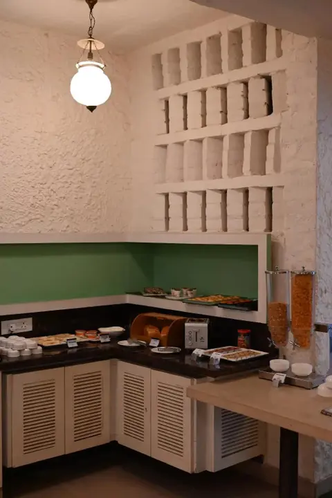 Канпур: Little Chef Hotel