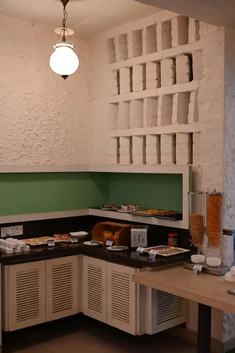 Канпур: Little Chef Hotel