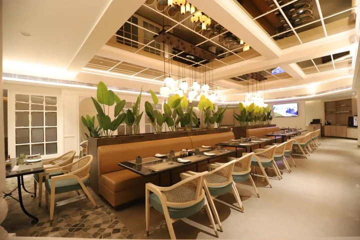 Канпур: Little Chef Hotel