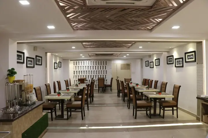 Канпур: Little Chef Hotel