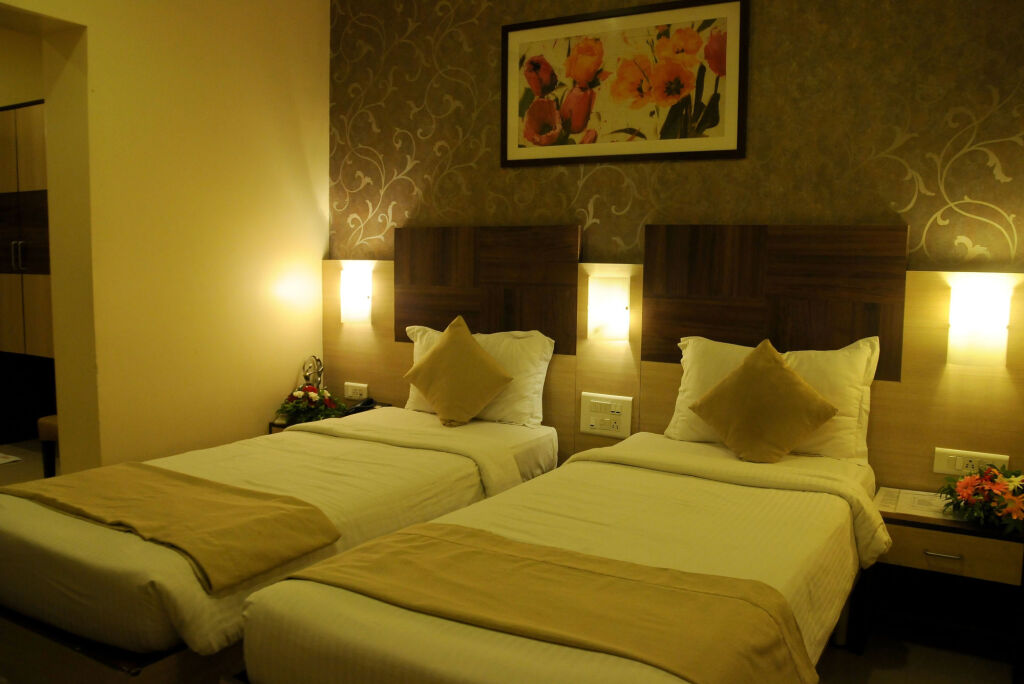 Пуна: Hotel Madhav International