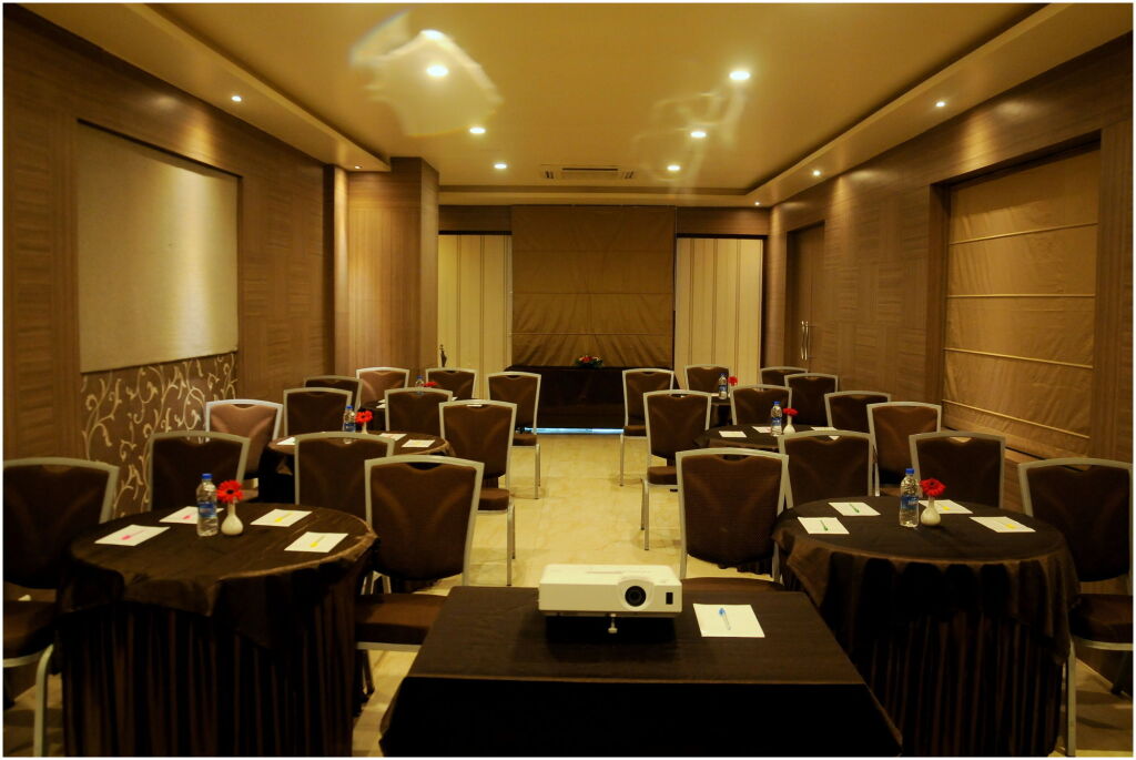 Пуна: Hotel Madhav International