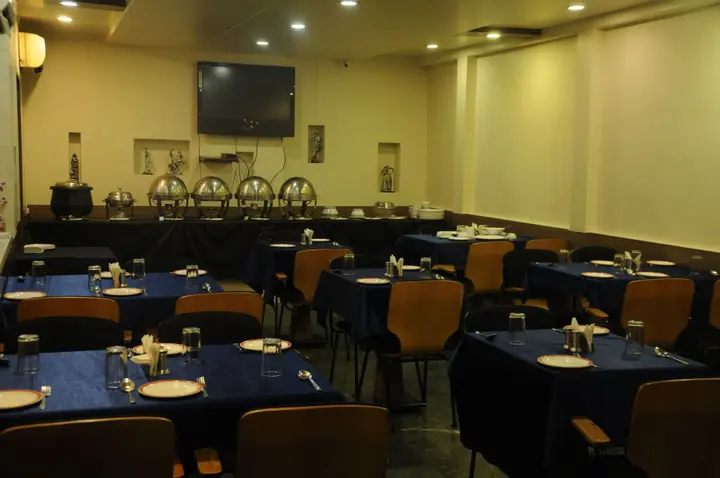 Пуна: Hotel Madhav International
