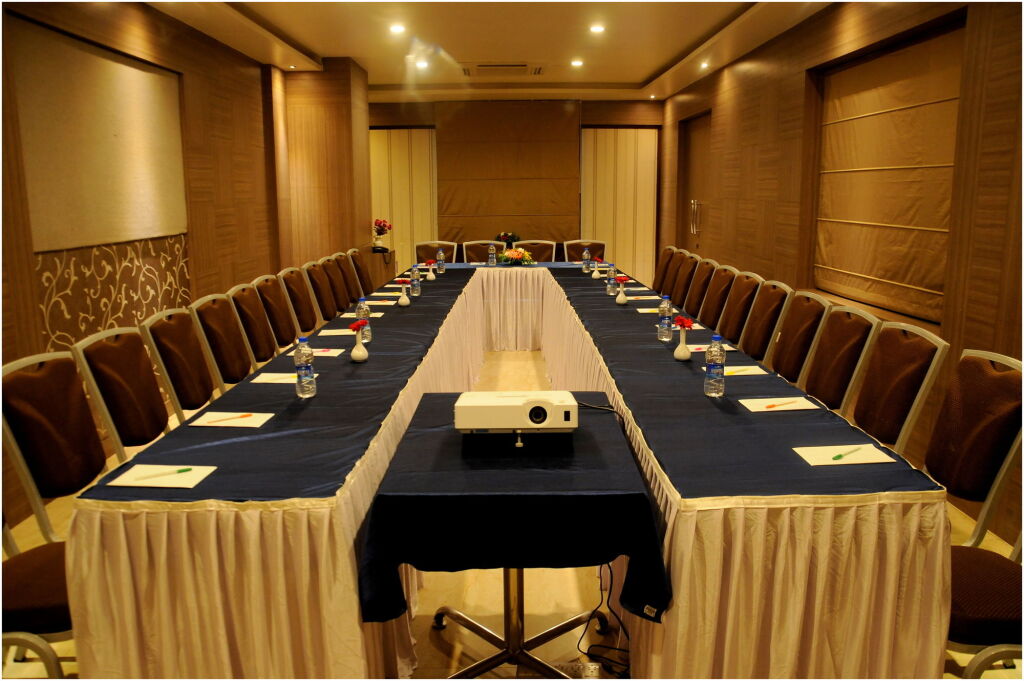 Пуна: Hotel Madhav International