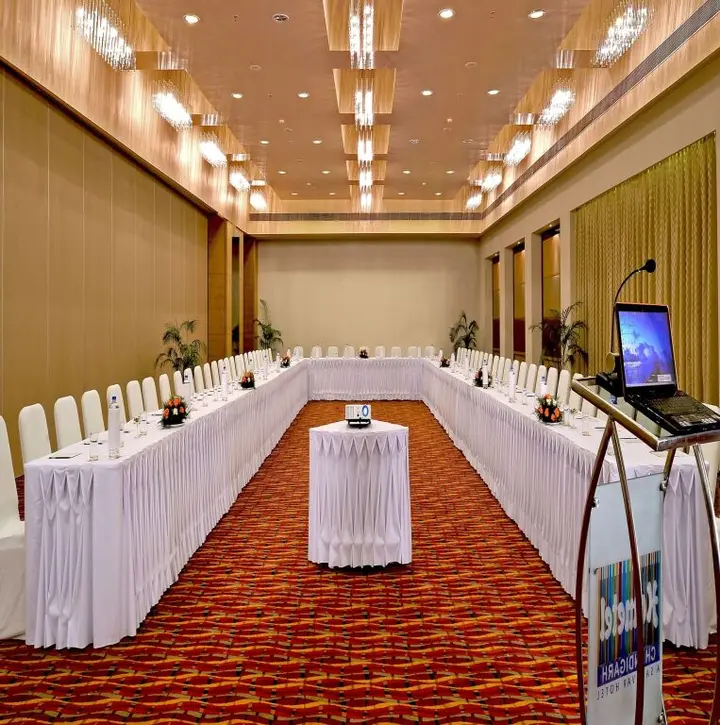 Чандигарх: Hometel Chandigarh