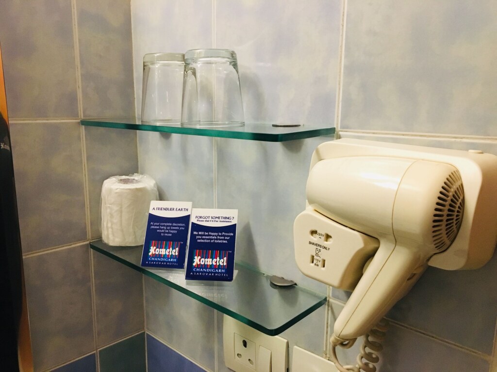 Чандигарх: Hometel Chandigarh