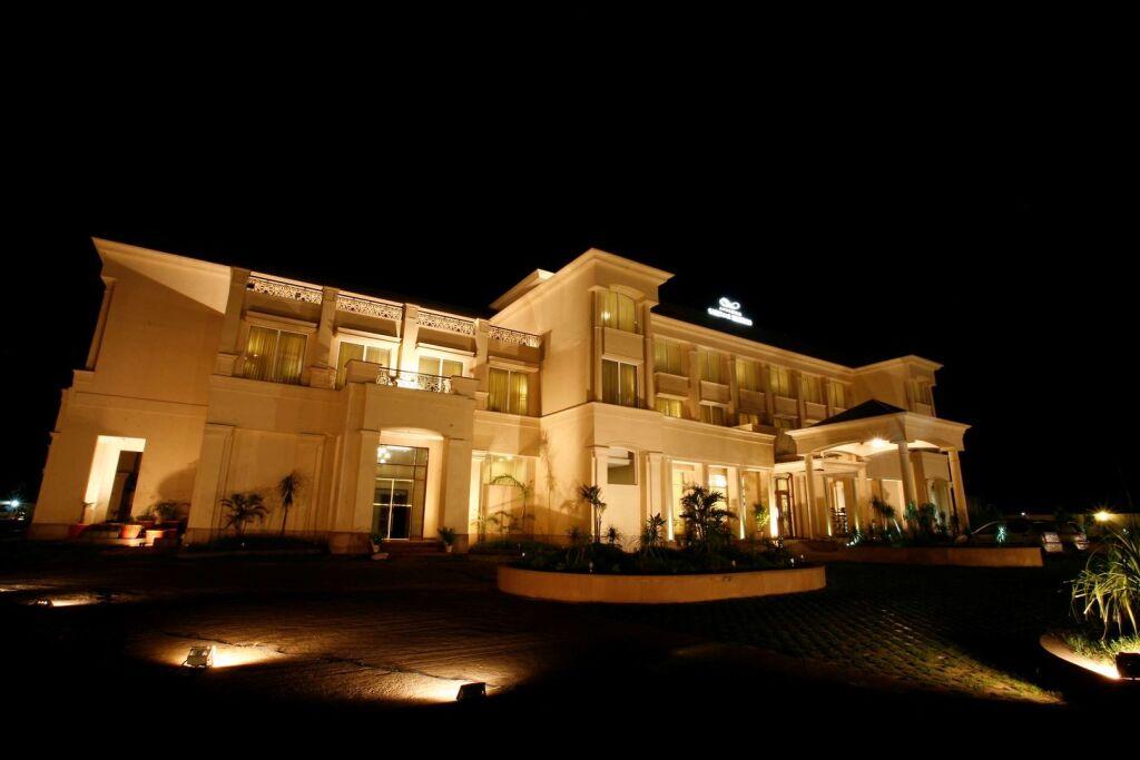Бахадрабад: Ambrosia Sarovar Portico Haridwar