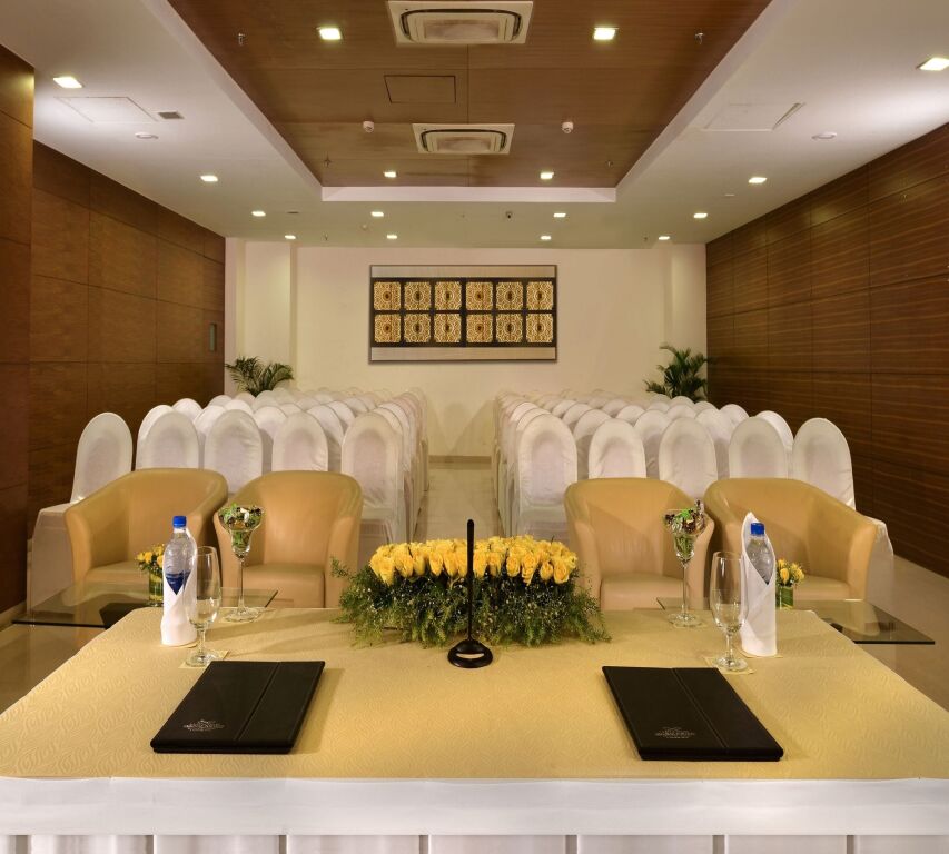 Нави-Мумбай: Majestic Court Sarovar Portico Navi Mumbai