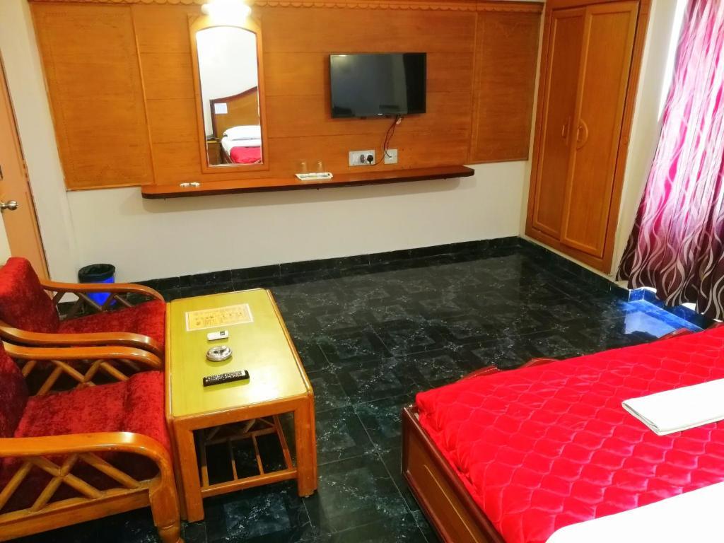 Нагоре: Hotel Seagate