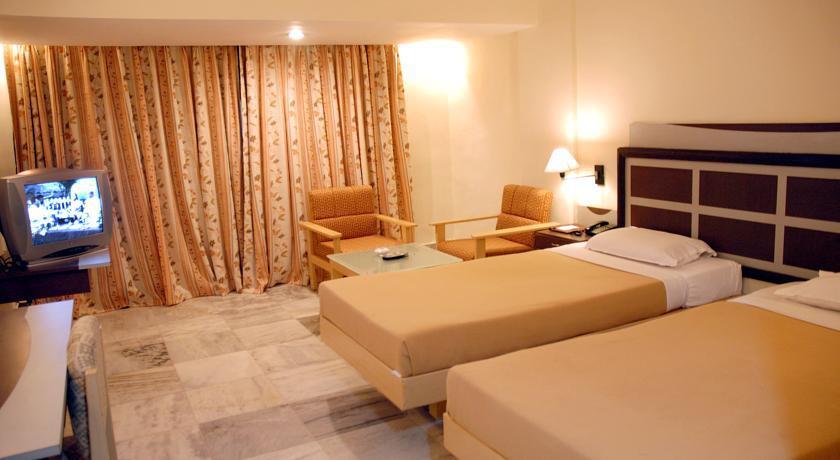 Abu Sarovar Portico — фото 4