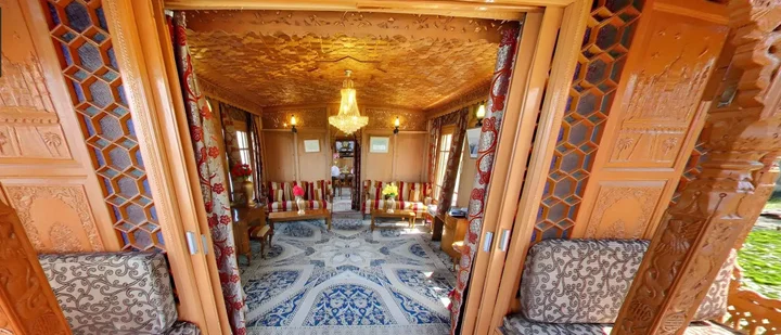 Шринагар: Peacock Houseboats