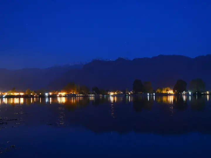 Шринагар: Peacock Houseboats