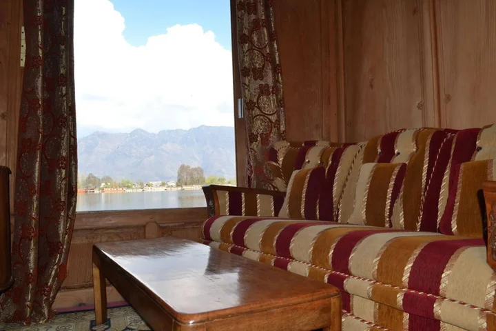 Шринагар: Peacock Houseboats