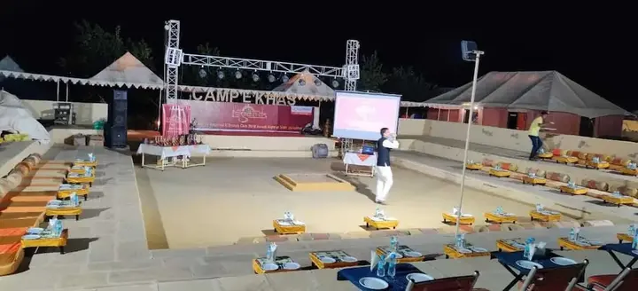 Каной: Camp e Khas