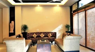 Нойда: Tavisha Villa