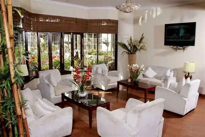 Шимла: East Bourne Resort