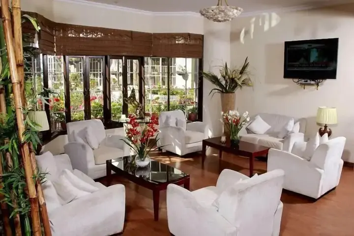 Шимла: East Bourne Resort