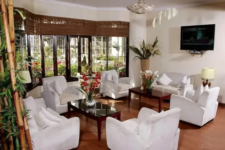 Шимла: East Bourne Resort