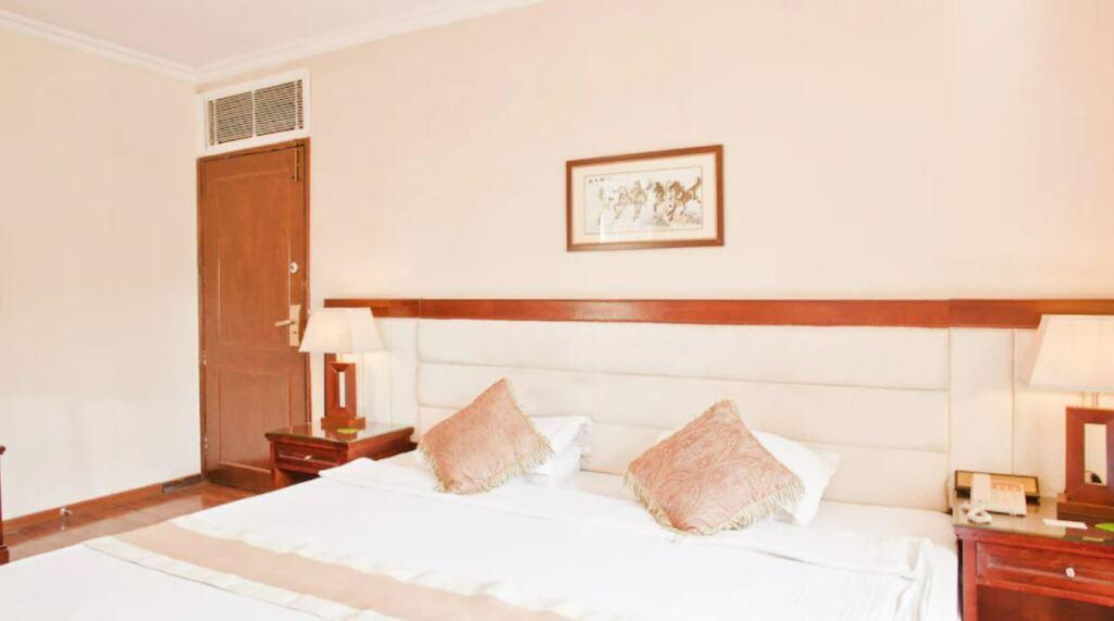 Шимла: East Bourne Resort