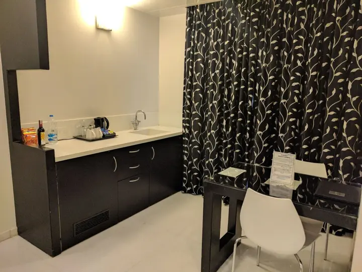 Бангалор: BluPetal - A Business Hotel