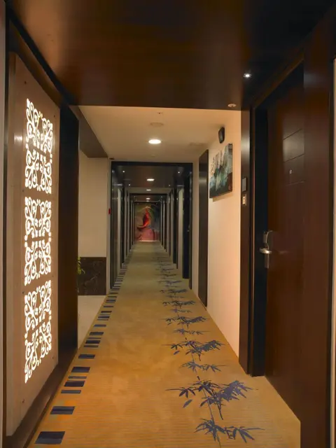 Бангалор: BluPetal - A Business Hotel