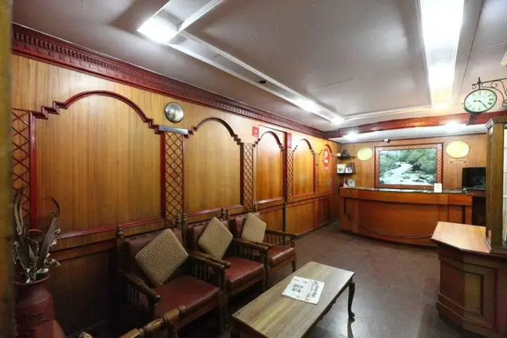Ути: Hotel Maneck