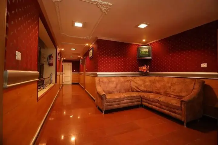 Ути: Hotel Silver Oak