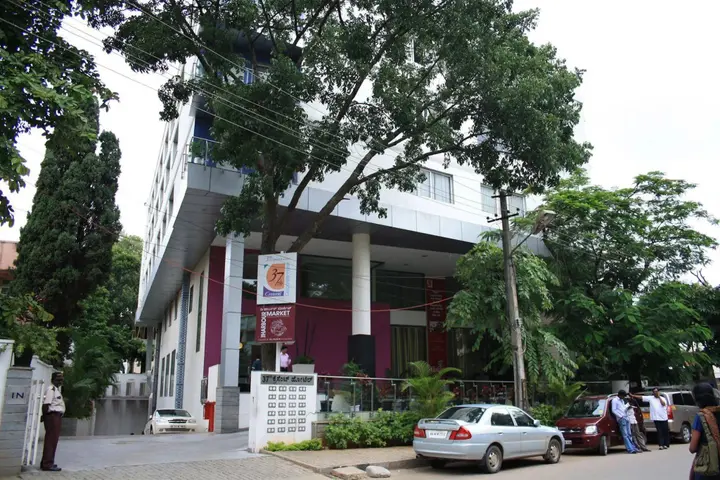 Бангалор: 37th Crescent Hotel