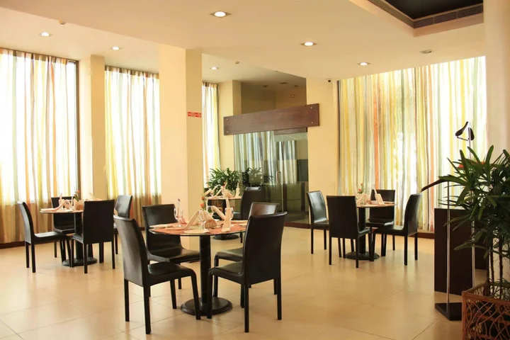 Бангалор: 37th Crescent Hotel