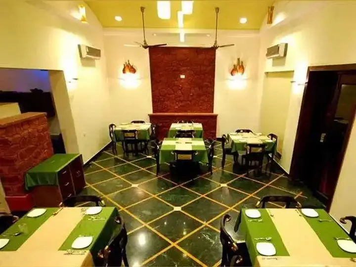 Луни: Desertscape Resort