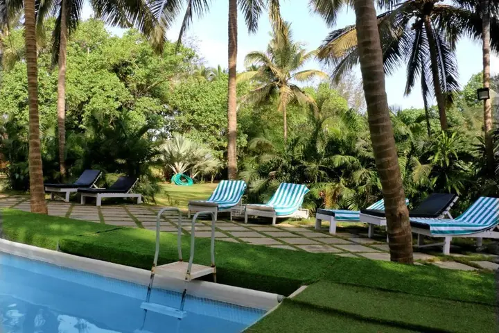 Морджим: Montego Bay Beach Village