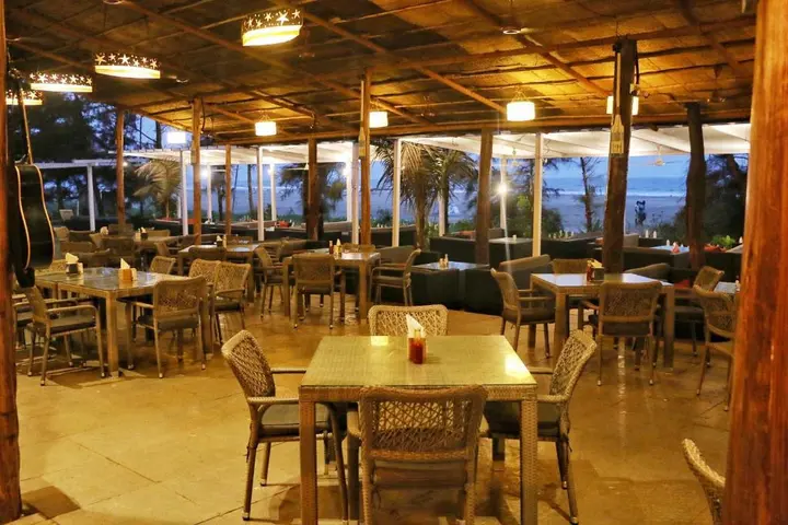 Морджим: Montego Bay Beach Village