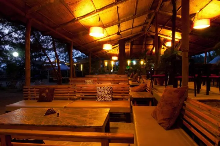 Морджим: Montego Bay Beach Village
