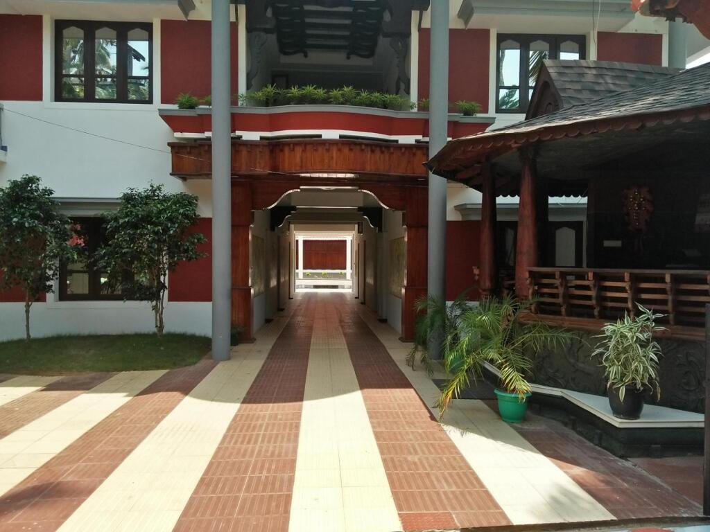 Варкала: Black Beach Resort