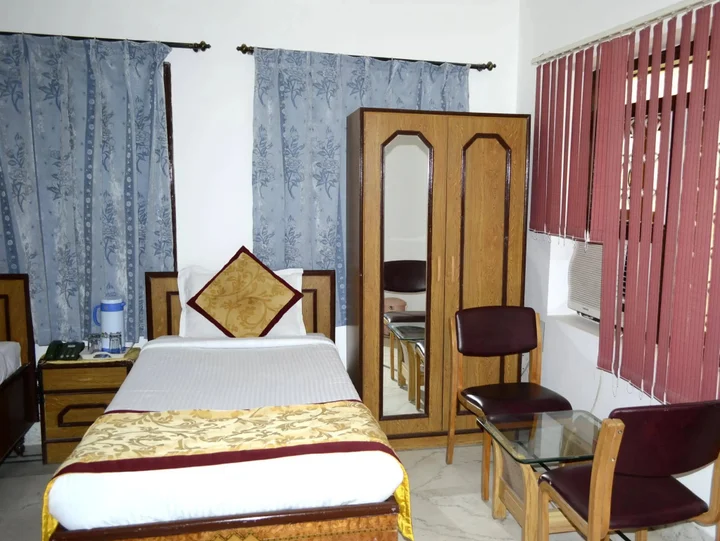 Бодх-Гая: Hotel Tokyo Vihar